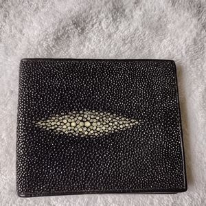 Men's Bifold Genuine Stingray Leather Skin Wallet NWOT Black